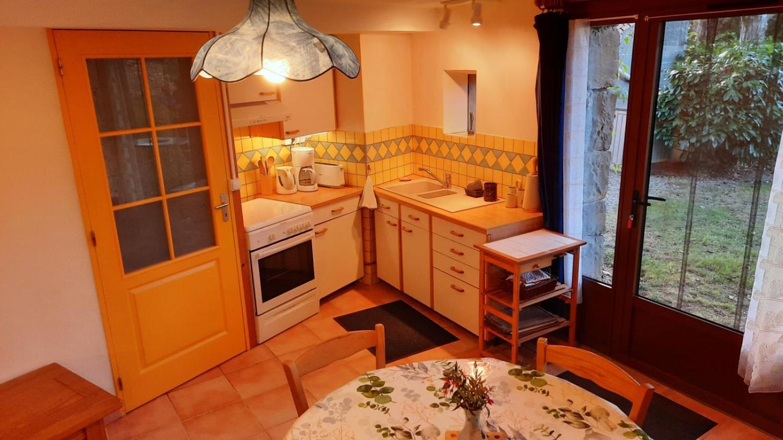 La Petite Maison Dans La Prairie Cassaignes エクステリア 写真