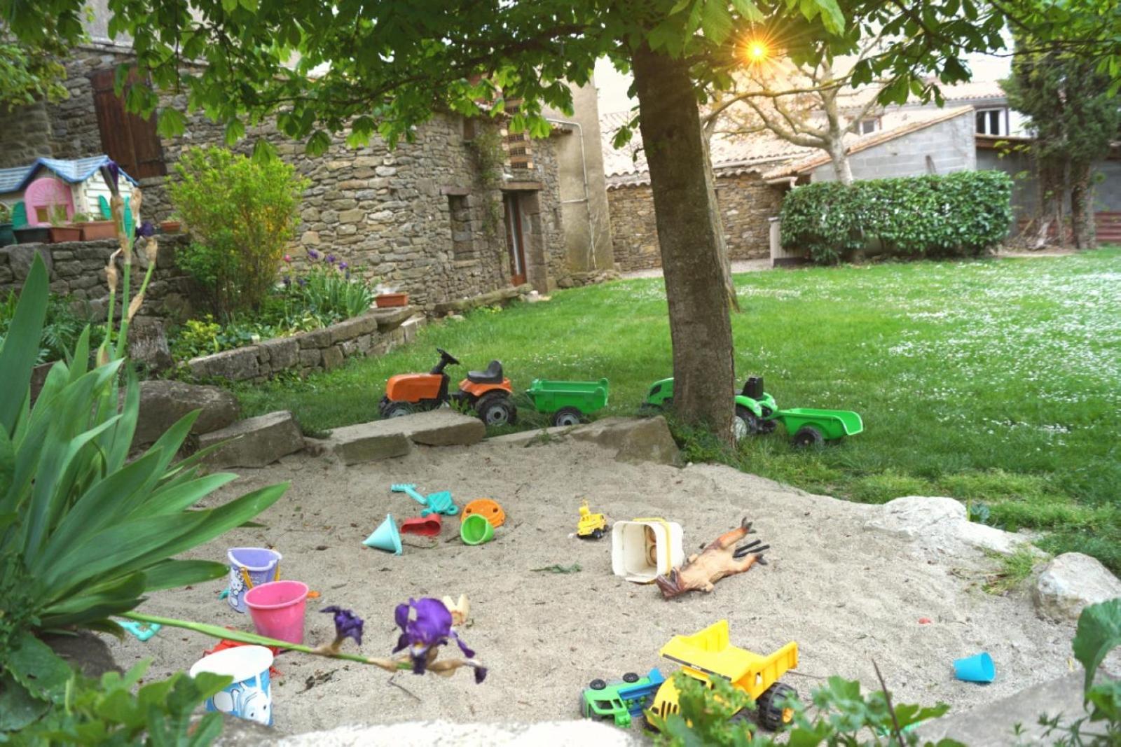 La Petite Maison Dans La Prairie Cassaignes エクステリア 写真